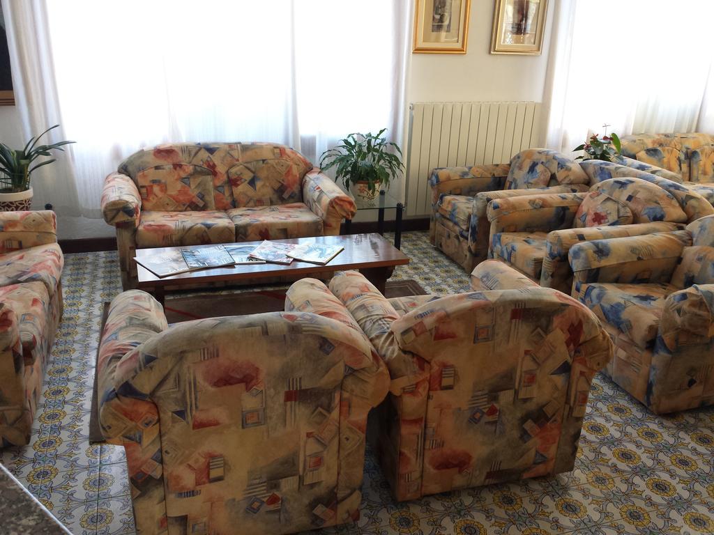 Hotel Paco Pietra Ligure Ngoại thất bức ảnh