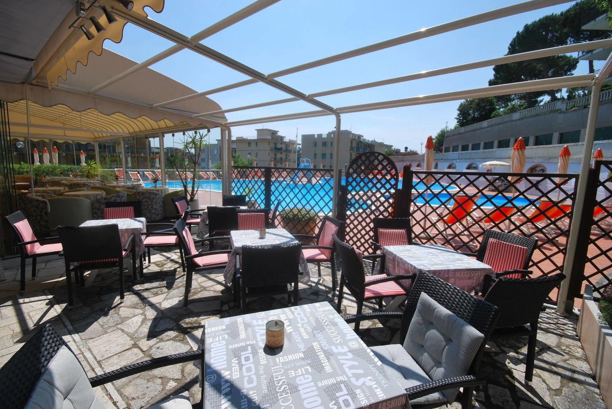 Hotel Paco Pietra Ligure Ngoại thất bức ảnh